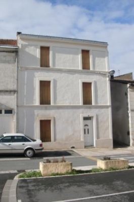 Maison de bourg 6 pices 110m2 Mortagne sur Gironde
