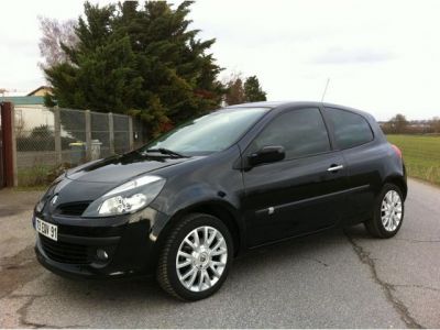     RENAULT      Clio 3