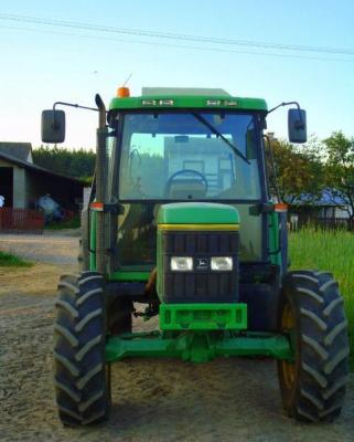 Tracteur JOHN DEERE 6100, Anne 1996. 