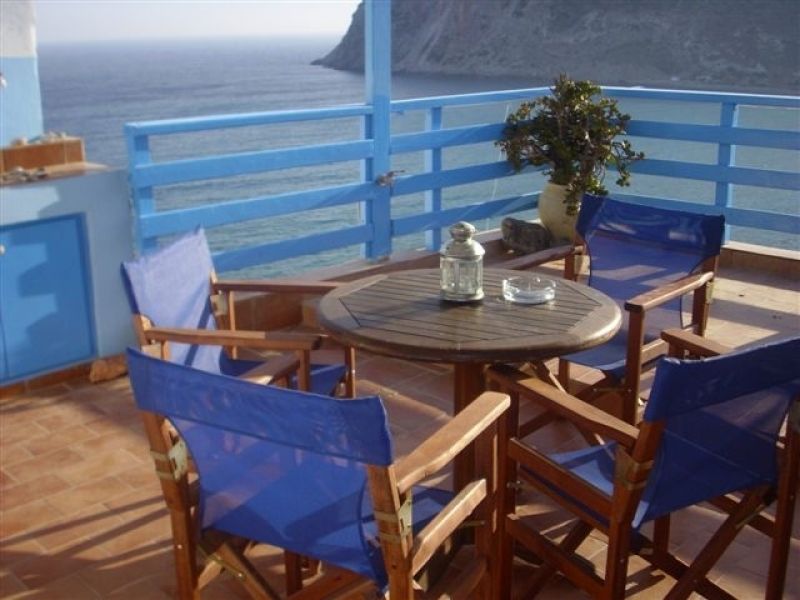 Greece Cyclades island of Milos rent rooms studio apartment