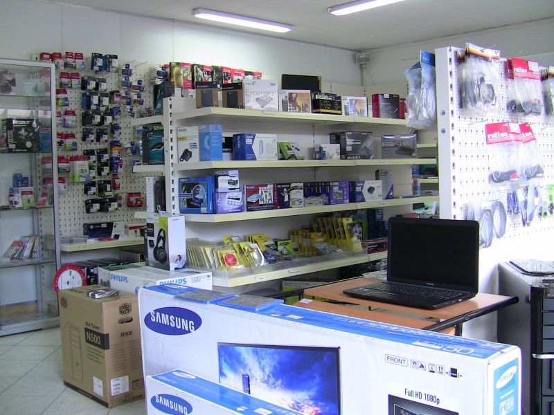 A vendre, Commerce informatique, TV, multimdia.