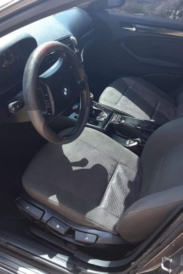 BMW 318i boite de vitesse manuel a donner