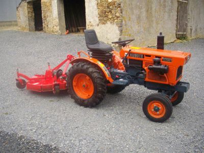 Don MICRO-TRACTEUR KUBOTA DIESEL 7001 2 RM - 17 CV avec TONDEUSE + ARCEAU De SECURITE