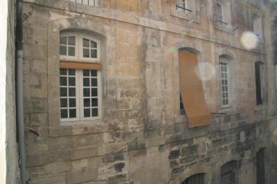 Meubl de charme Avignon Intra Muros