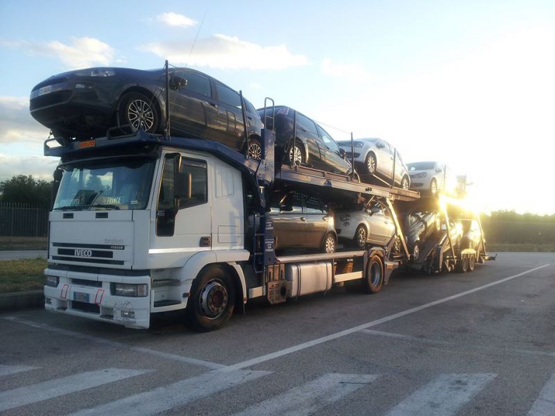 Transport de voiture dall'Italie en France dans toute l'Europe