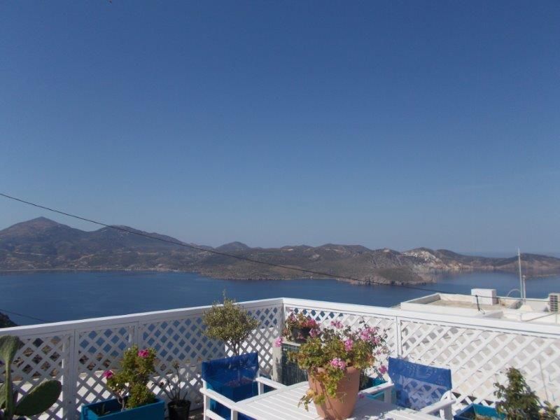 Greece Cyclades island of Milos rent house aerea Plaka