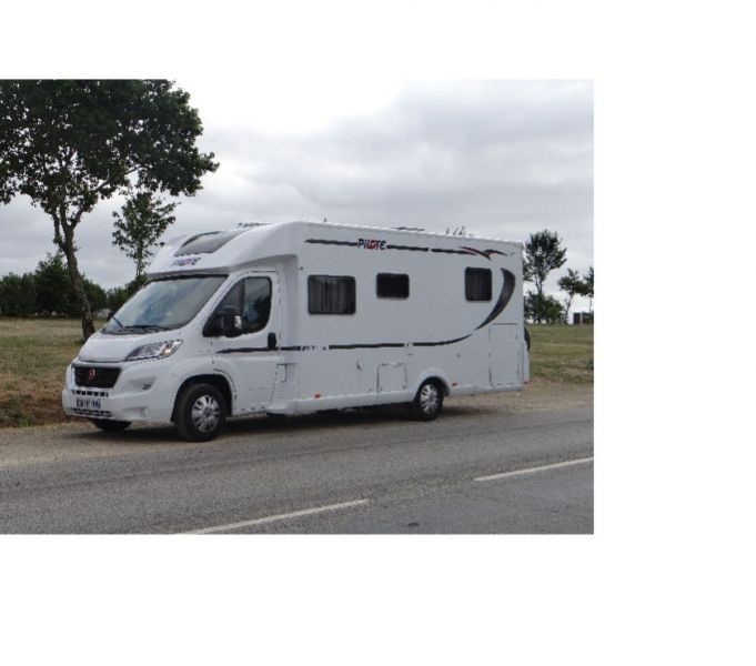 DONNE Camping car Pilote 746